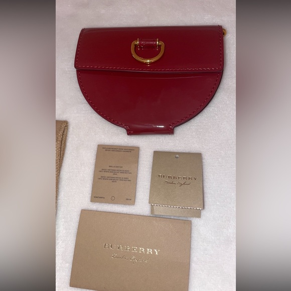 Authentic Burberry D-ring Patent leather coin case - Picture 10 of 11